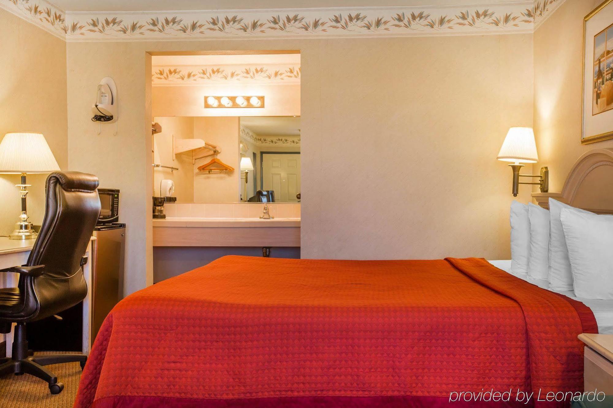 Econo Lodge Inn & Suites Lodi - Wine Country Area Zewnętrze zdjęcie