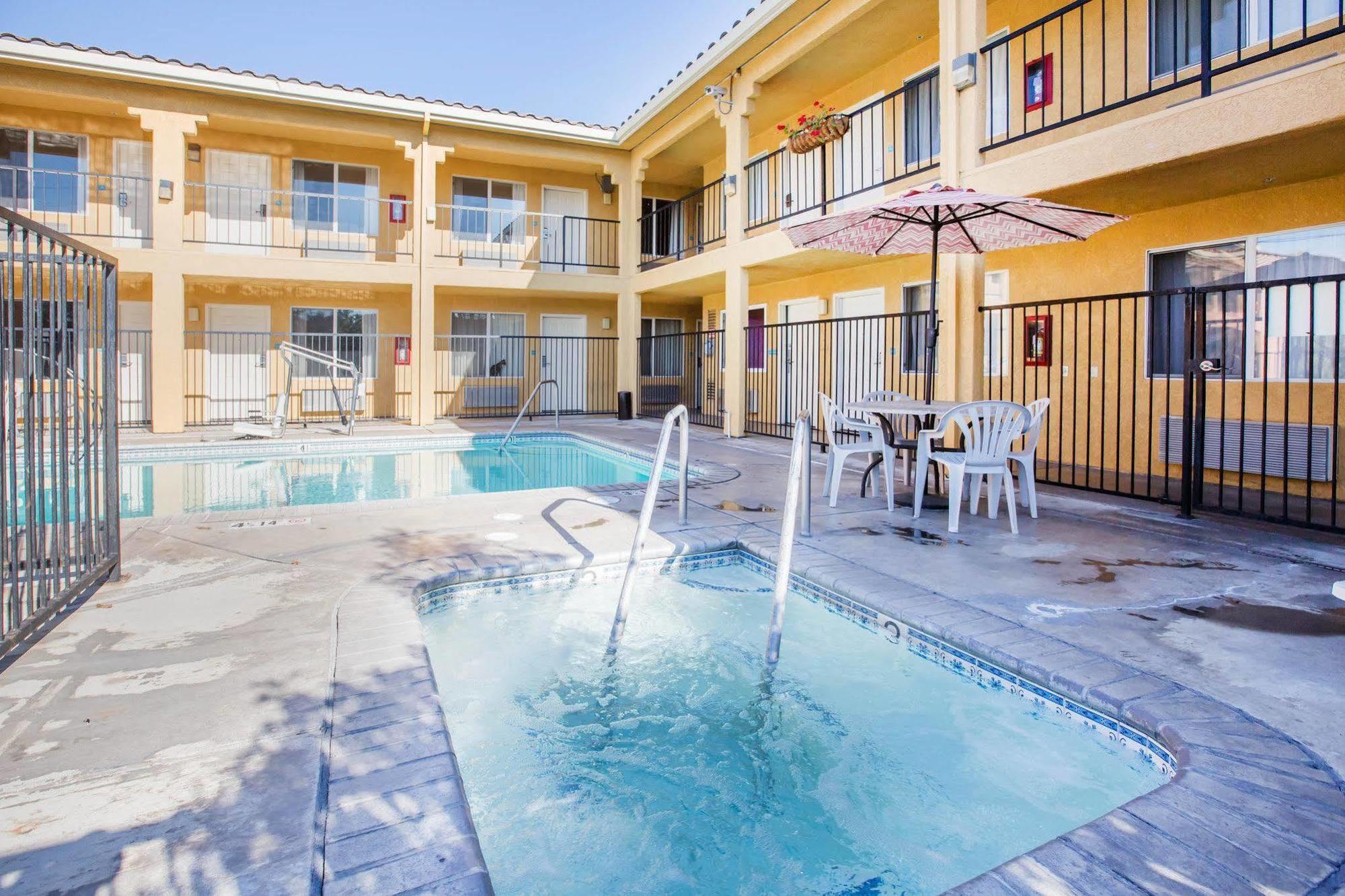 Econo Lodge Inn & Suites Lodi - Wine Country Area Zewnętrze zdjęcie