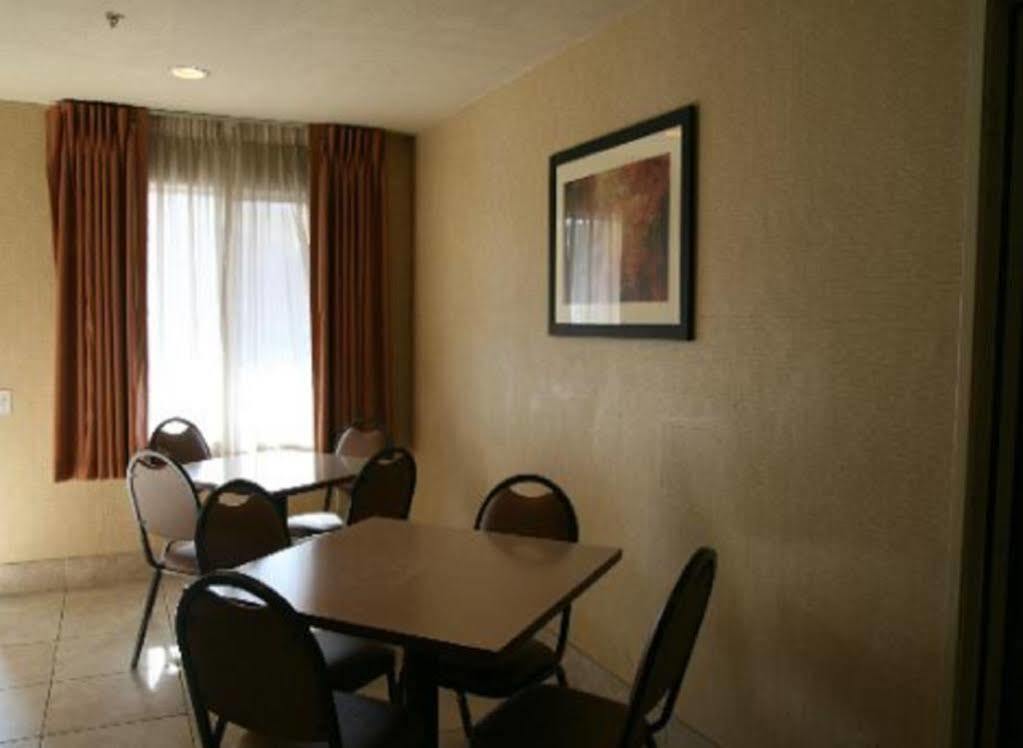 Econo Lodge Inn & Suites Lodi - Wine Country Area Zewnętrze zdjęcie