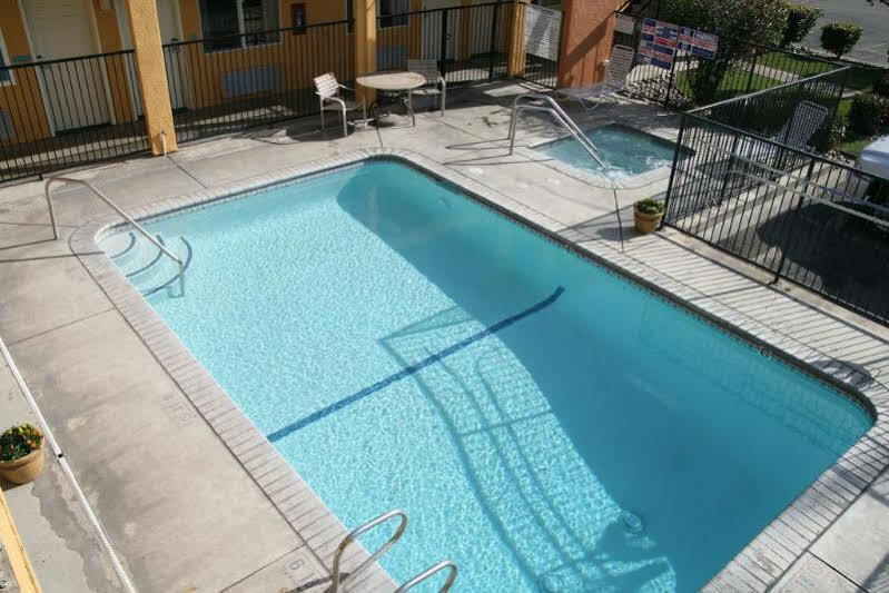 Econo Lodge Inn & Suites Lodi - Wine Country Area Zewnętrze zdjęcie